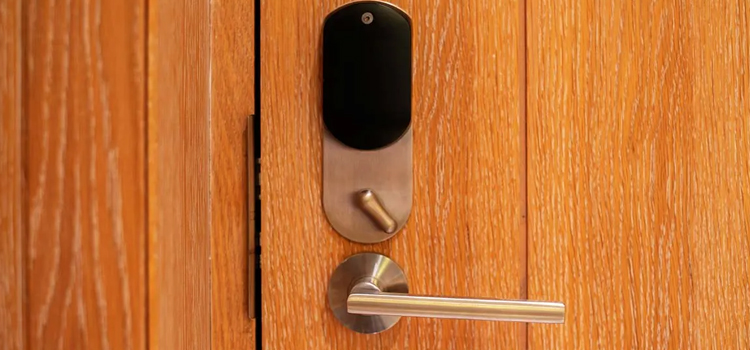 Automatic Locking Door Knob Strawberry